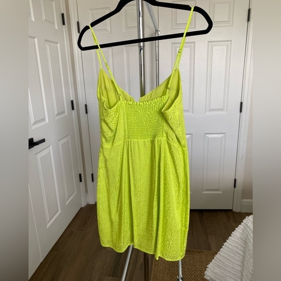 Blue Life Neon Yellow Animal Print Mini Dress Size Large - Picture 5 of 12